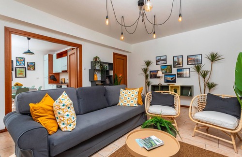 Coste Apartment | Apartment 'Home Centrum 2' with Sea View, Wi-Fi and Air Conditioning