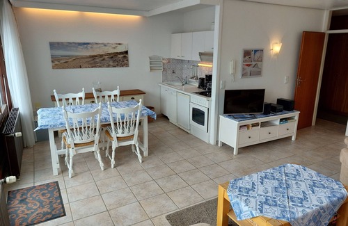 Scharbeutz Apartment | Apartment house Terrassenhügel - Strandallee 140 - direct beach location - lake view