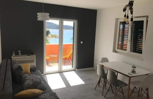 Prvic Luka Apartment | Apartment Delfin - sea view: A4 zuti(2+2) - Sepurine (Island Prvic), Riviera Sibenik, Croatia