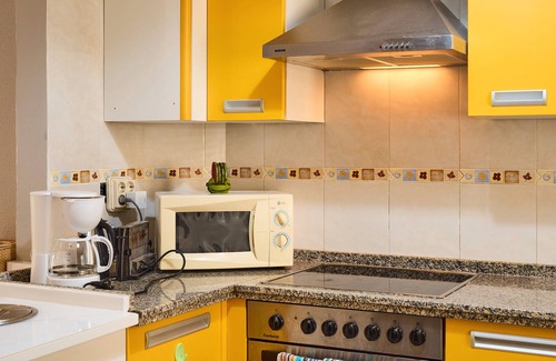 Lucena Apartment | Apartment 'Huerto' with Private Terrace, Wi-Fi and Air Conditioning