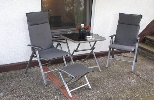 Bad Wilhelmshoehe Apartment | Apartment 'Hugo37 Am Bergpark' with Shared Garden and Wi-Fi