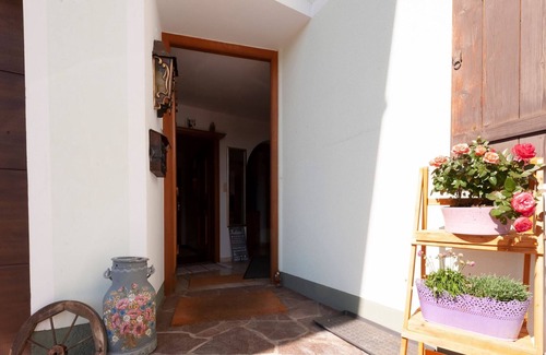 Sankt Johann in Tirol Apartment | Apartment in St. Johann in Tyrol with terrace