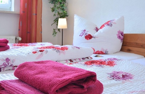 Sieber Apartment | Apartment in Sieber with nearby river