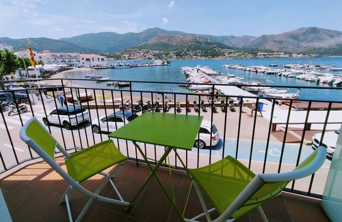 Port de la Selva Apartment | Apartment in the first sea line. Ideal for families.