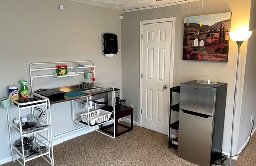 Wayne Apartment | Apartment * Ideal for Downtown or Airport * Roomy