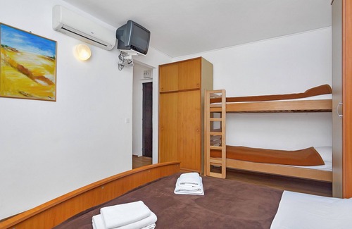 Pokrivenik Apartment | Apartment Igor - 5 m from beach: SA4(4) - Cove Pokrivenik, Island Hvar, Croatia