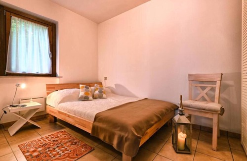 Prabione Apartment | Apartment 'Il Gufo' with Lake View and Balcony