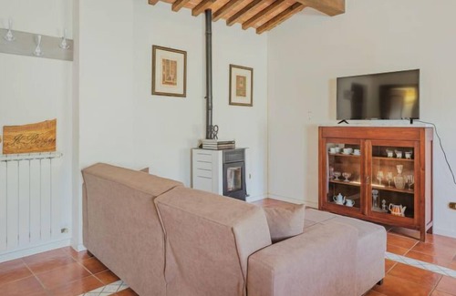 Ortonovo Apartment | Apartment Il Borgo in Castelnuovo Magra - 3 persons, 2 bedrooms