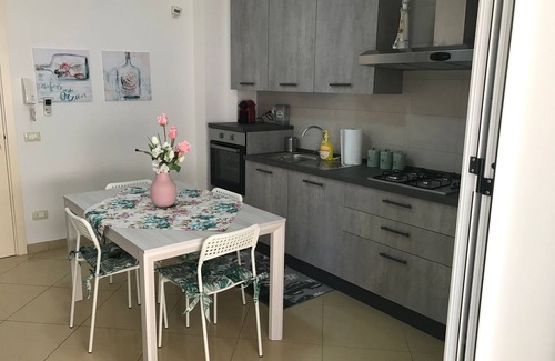 Scoglitti Apartment | Apartment 'Il Timone Di Via Del Mare' with Private Terrace, Wi-Fi and Air Conditioning