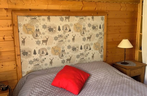 Valfrejus Apartment | Apartment in a chalet at the foot of the slopes