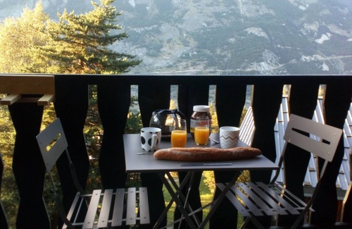 Villarodin-Bourget Apartment | Apartment in a chalet at the foot of the slopes