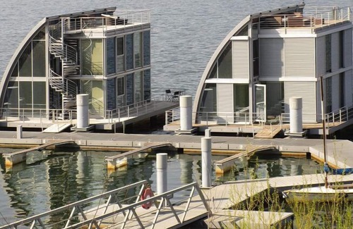 Geierswalde Apartment | Apartment in a floating house on the Geierswalder See