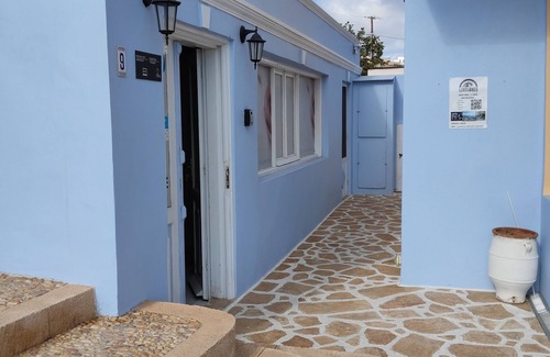 Panteli Apartment | Apartment In A Hotel 'Anemi Leros 4' with Balcony, Wi-Fi and Air Conditioning