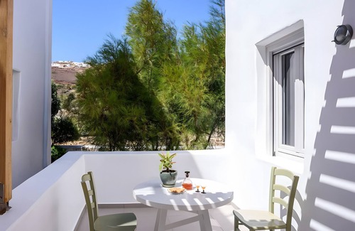 Psathi House | Apartment In A Hotel 'Echinousa Kimolos Maisonette no4' with Sea View, Wi-Fi and Air Conditioning