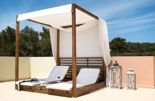 Lefkos Apartment | Apartment In A Hotel 'Miraluna Two Room 2' with Private Terrace, Wi-Fi and Air Conditioning