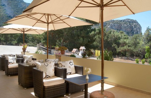 Lefkos Apartment | Apartment In A Hotel 'Miraluna Three Room 1' with Private Terrace, Wi-Fi and Air Conditioning