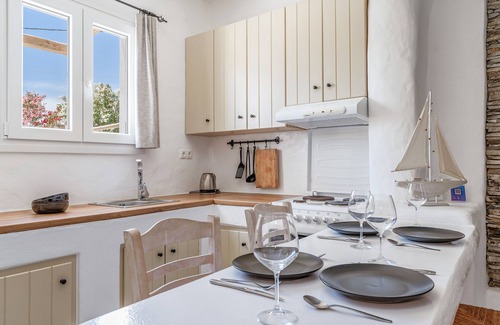 Kastraki Apartment | Apartment In A Hotel 'Irida Earthly 2bedroom Apartment' with Sea View, Wi-Fi and Air Conditioning