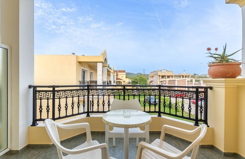 Agios Stefanos Avliotes Apartment | Apartment In A Hotel 'Kosmos Studio 5' with Shared Terrace, Wi-Fi and Air Conditioning