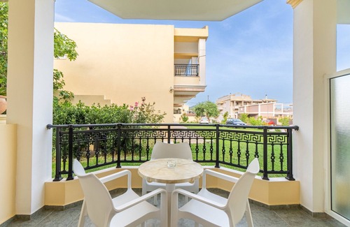 Agios Stefanos Avliotes Apartment | Apartment In A Hotel 'Kosmos Studio 3' with Shared Terrace, Wi-Fi and Air Conditioning