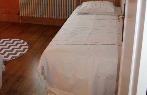 Lathuile Apartment | Apartment in a house with Spa in a peaceful village.