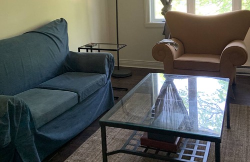 Cote-Saint-Paul Apartment | Apartment in a quiet area 5 minutes from the metro on foot. Non-smoker.