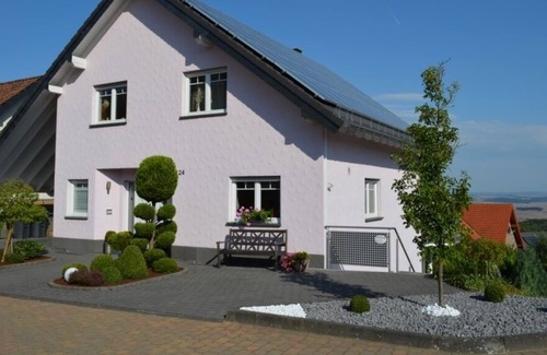 Ettringen Apartment | Apartment in a quiet location, with terrace and garden, near many hiking trails