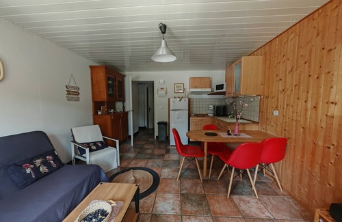 Septmoncel les Molunes Apartment | Apartment in alpine farmhouse, close to ski slopes and hiking trails