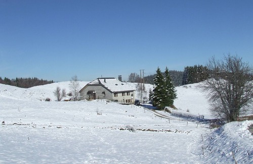Septmoncel les Molunes Apartment | Apartment in alpine farmhouse, close to ski slopes and hiking trails