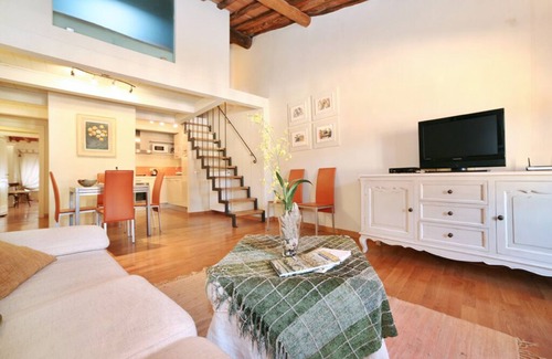 Lucca Historical Center Apartment | Apartment in Amphiteatre Square inside the Walls
