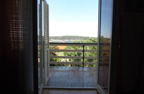 Rab Apartment | Apartment in an idyllic location in the heart of the Barbat