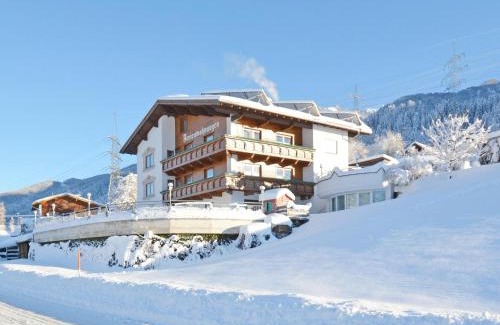 Arzl im Piztal Apartment | Apartment in Arzl-Wald with Mountain Views