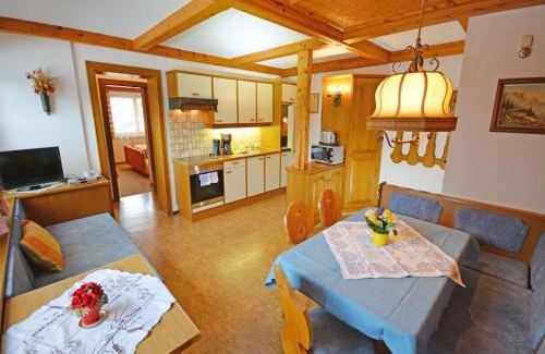 Arzl im Piztal Apartment | Apartment in Arzl-Wald with Mountain Views