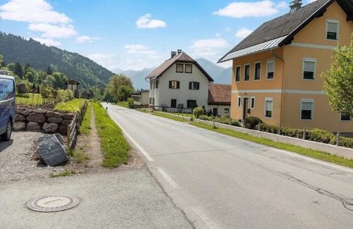 Kotschach-Mauthen Apartment | Apartment in detached house near ski resort