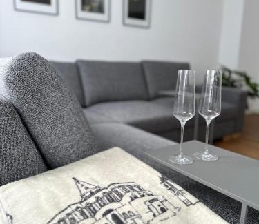 Bad Wilhelmshoehe Apartment | Apartment in Bad Wilhelmshöhe mit großem Balkon im Grünen und kostenfreien Parkplätzen
