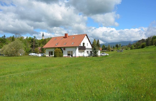 Dolni Lanov Apartment | Apartment in Bohemian near Ski Slopes