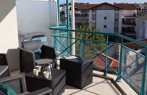 Ciboure Apartment | Apartment in Ciboure with heated pool and private parking