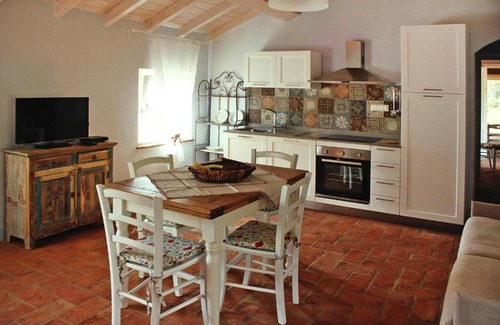 Collesalvetti Apartment | Apartment in Cologne with garden