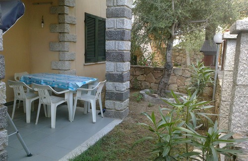Limpiddu Apartment | Apartment in cottage with private garden