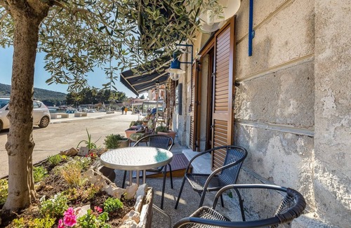 Cres Apartment | Apartment in Cres near Old Town and Beaches