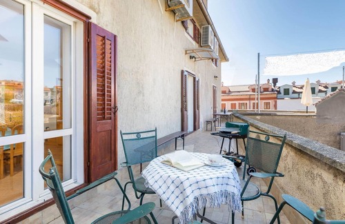 Cres Apartment | Apartment in Cres near Old Town & Beach