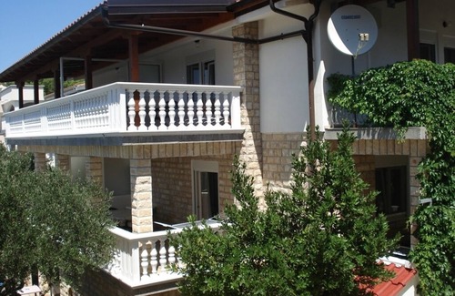 Drage Apartment | Apartment in Drage with Terrace, Air condition, WIFI (5013-3)