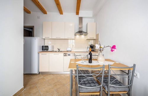 Drenje Apartment | Apartment in Drenje with Stunning Sea View