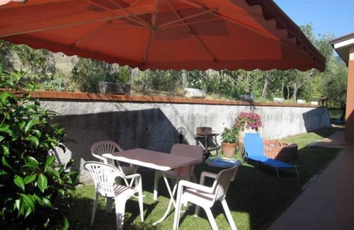 Fosdinovo Apartment | Apartment in family cottage with Seaview & garden