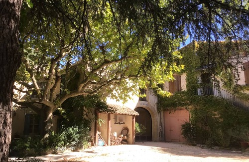 Castillon-du-Gard Apartment | APARTMENT IN A FARMHOUSE NEAR THE CASTILLON WASHHOUSE