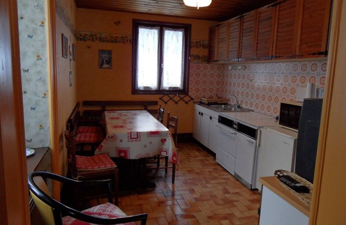 Les Bossons Apartment | Apartment in chalet located 2.5 km from the center of Chamonix, for 2 to 4 people