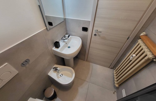 Buon Pastore-Sant'Agnese-San Damaso Apartment | Apartment in front of the hospital with garage and bicycle