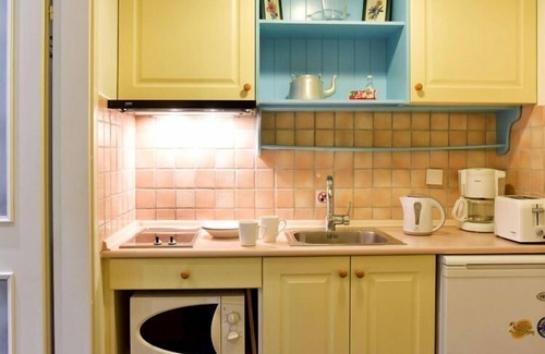 Gouvia Apartment | Apartment in Gouvia with Sea View and Pool