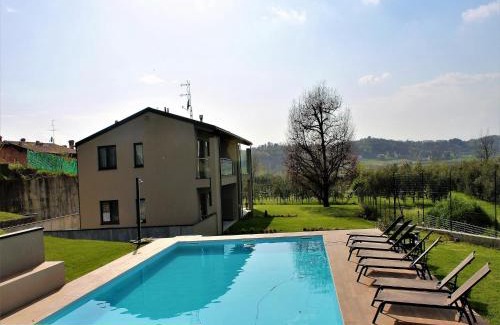 Torbiato di Adro Apartment | Apartment in Franciacorta near Lake Iseo