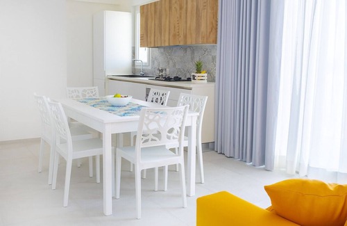 Marina di Ragusa Apartment | Apartment in Villa with Private Parking a few steps from the Sea