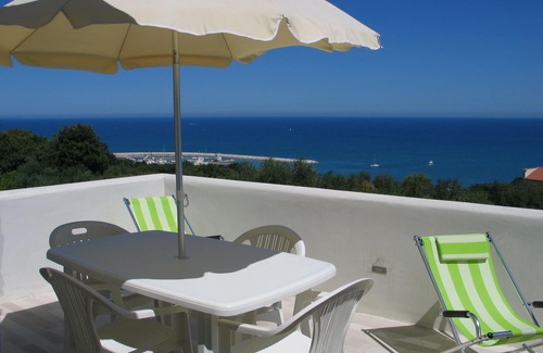 Rodi Garganico House | Apartment in Villa with sea view